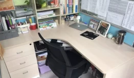 办公室办公桌的摆放位置8人带会议室