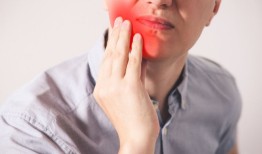 一口“烂牙”牙齿稀疏，松动疼痛、牙龈萎缩，中医有个“巧”办法
