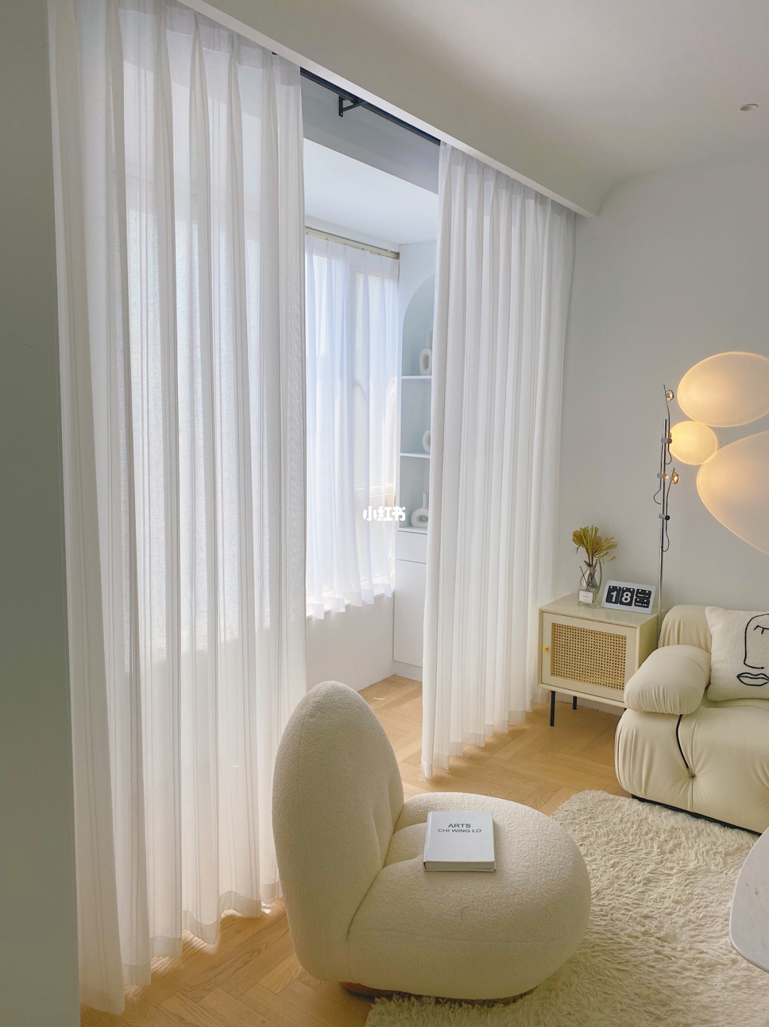 客厅窗帘颜色_客厅窗帘的最佳颜色_客厅风水窗帘颜色