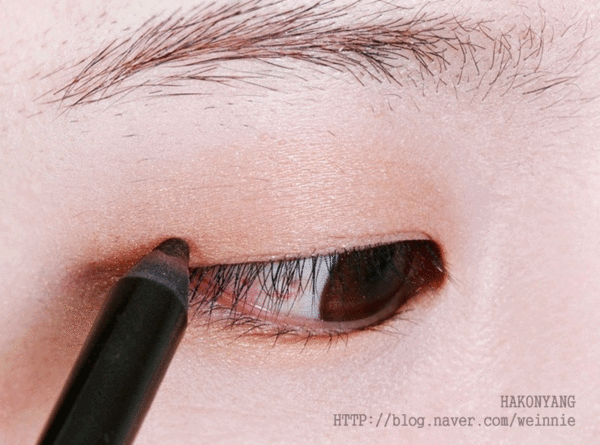中国超模丹凤眼受宠 单眼皮画对眼线也很美 第4张