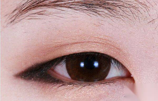中国超模丹凤眼受宠 单眼皮画对眼线也很美 第10张