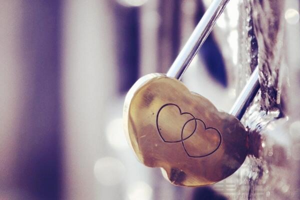 天秤座男生和<strong>巨蟹座</strong>女配对如何 敞开心扉多沟通