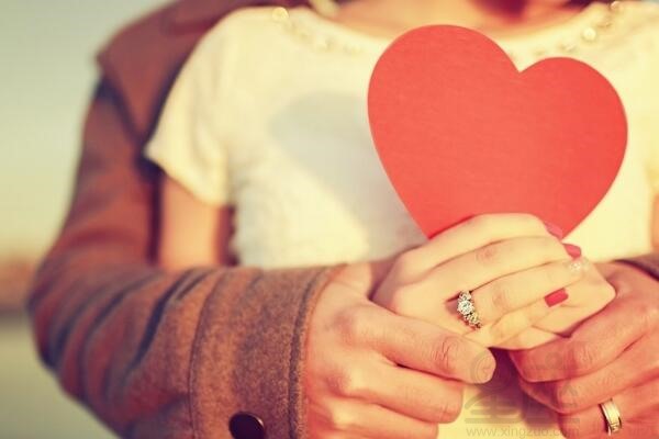 天秤座男生和<strong>巨蟹座</strong>女配对如何 敞开心扉多沟通